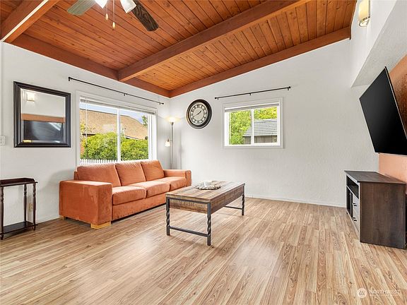 3rd image of 4031 E E Street