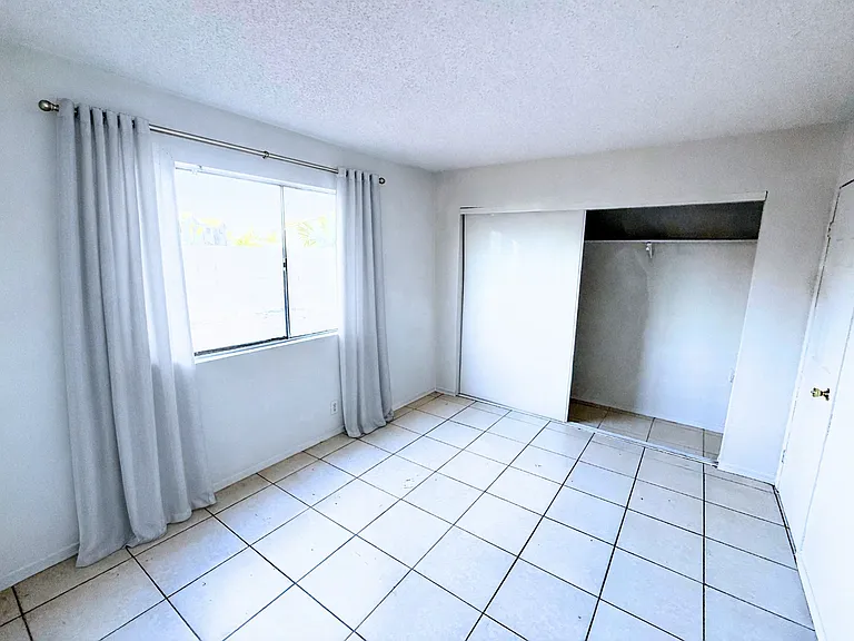 6220 Yerba Ln #C — Photo 3