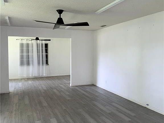 3rd image of 813 Orange St