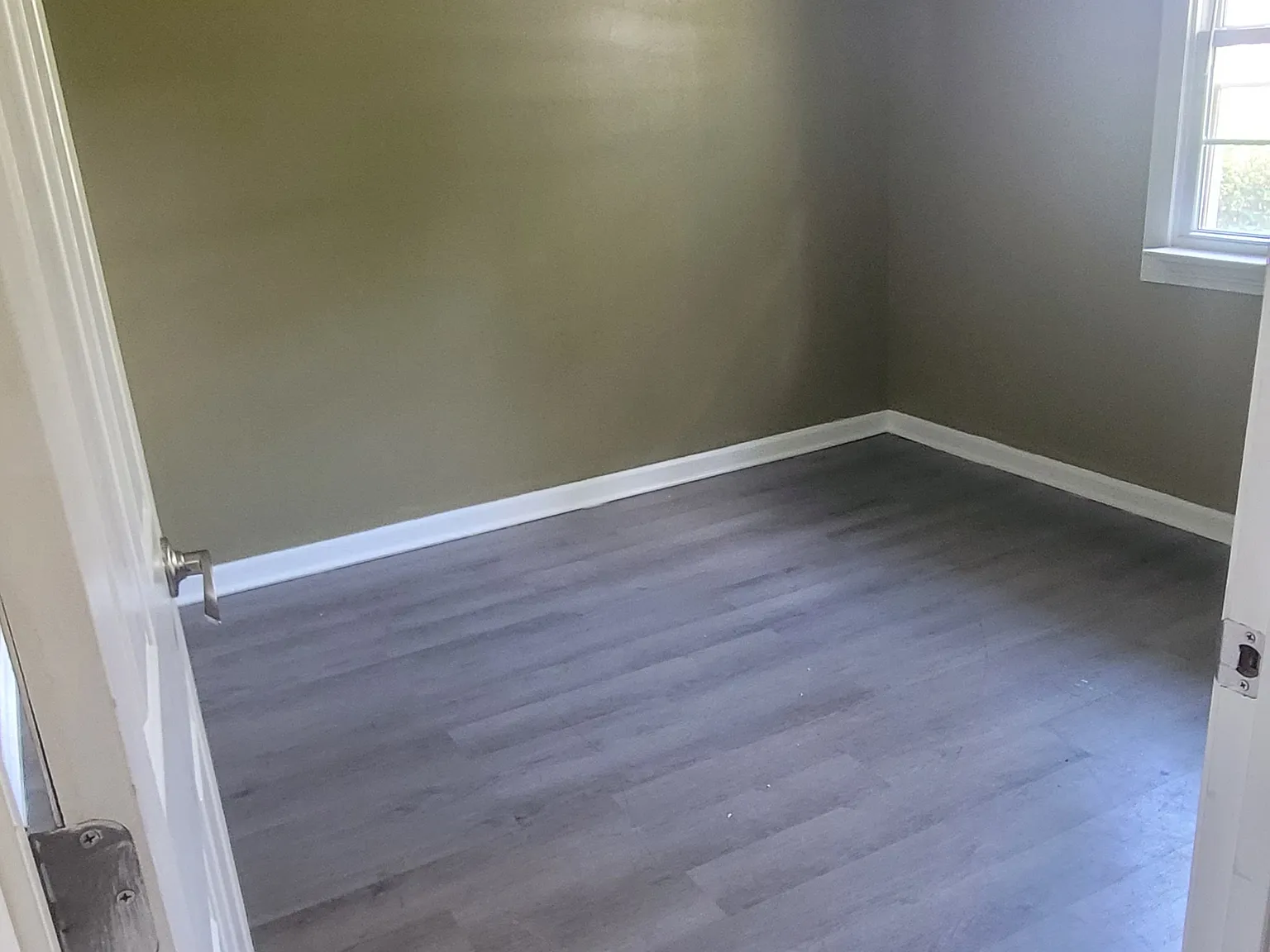 2 bed, $1,000 — Photo 1