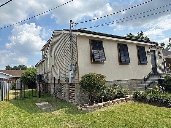 3rd image of 3131 Spain St