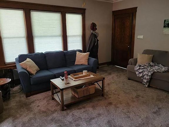 3rd image of 1353 Edwards Ave Floor 1