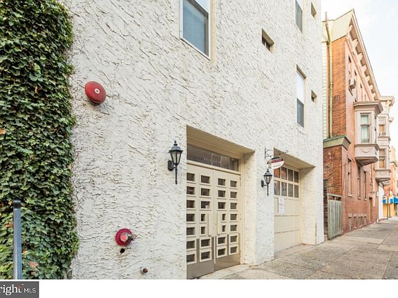 2nd image of 2311 Spruce St APT 204
