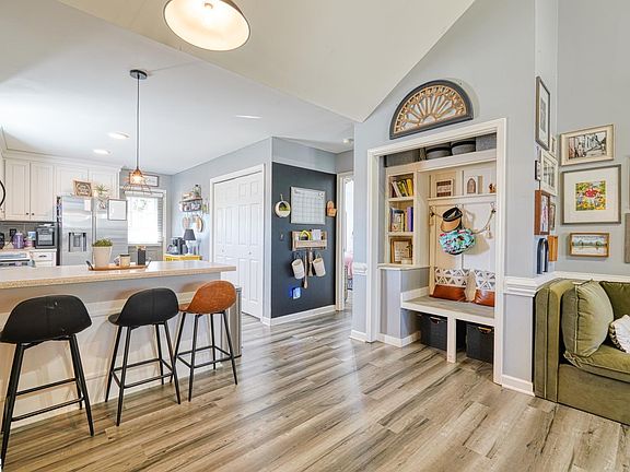 5th image of 603 Ezra Ct