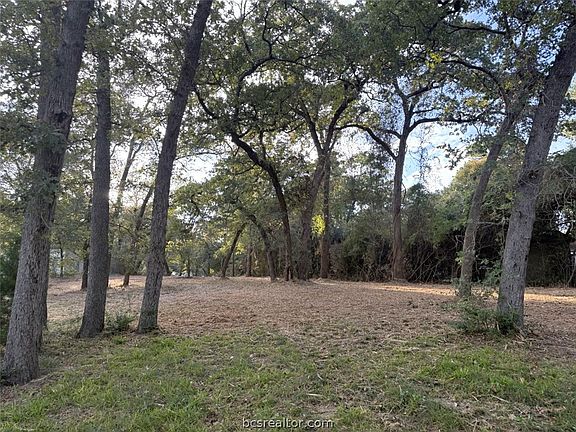 3rd image of 9389 Haney Rd