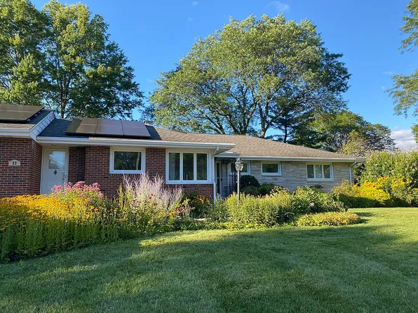22 Kirkwood Rd, West Hartford, CT 06117