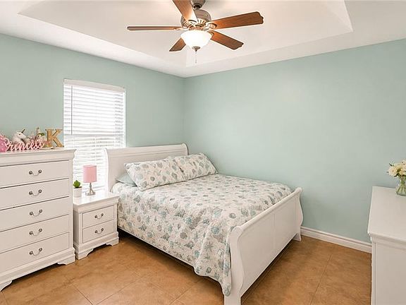 5th image of 705 Harris Dr