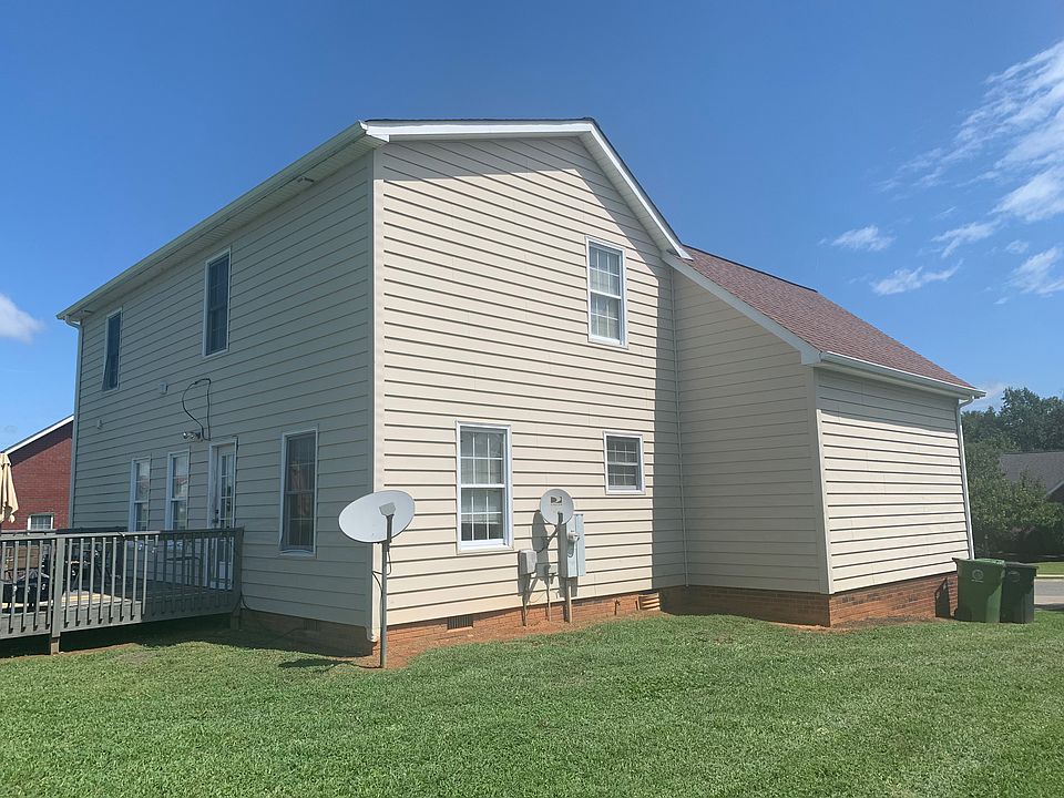 2nd image of 113 Brookview Dr