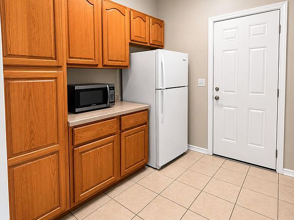 4th image of 3502 JAPONICA Road N