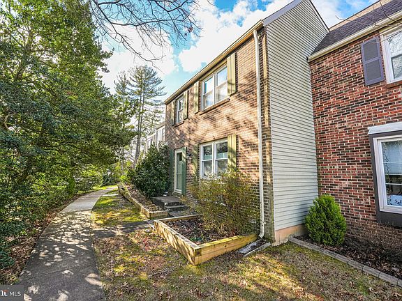 2nd image of 3136 Ellenwood Dr