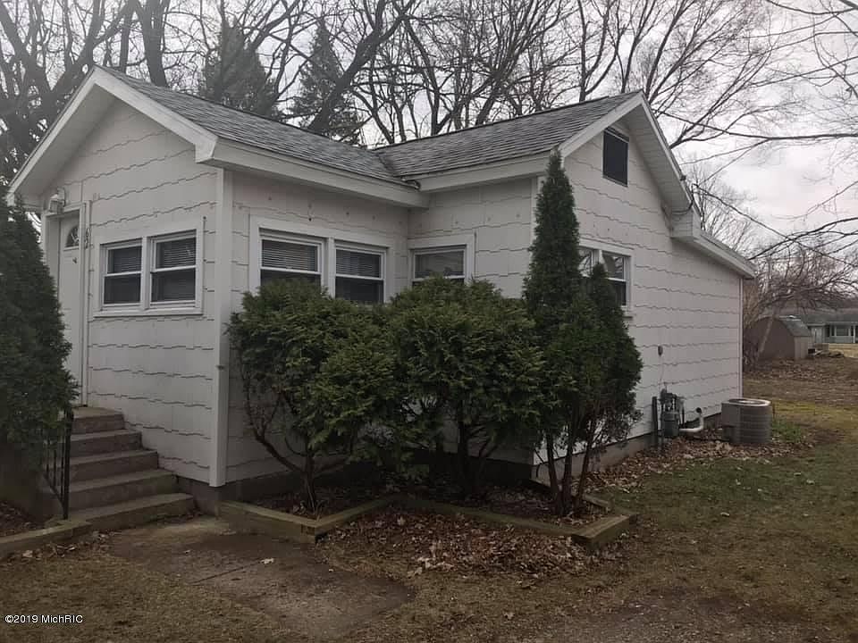 1st image of 62 Goodrich Ave