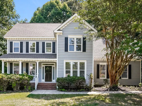 900 Birkdale Dr, Clayton, NC 27527