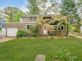 4A Meadowbrook Dr, Huntington Station, NY 11746