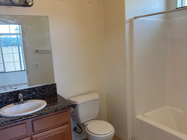 13639 Foster Ave #1 — Photo 3
