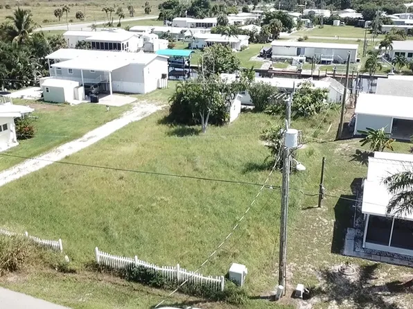 4731 Flamingo Dr, Saint James City, FL 33956