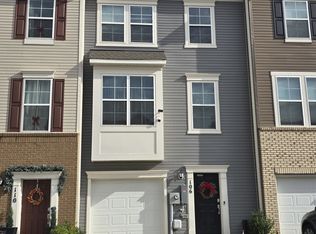 106 Extrovert Dr, Charles Town, WV 25414