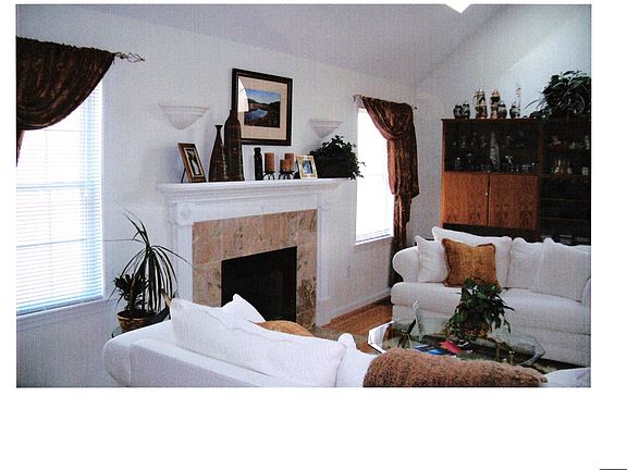Huge 24 X 20 Family Room