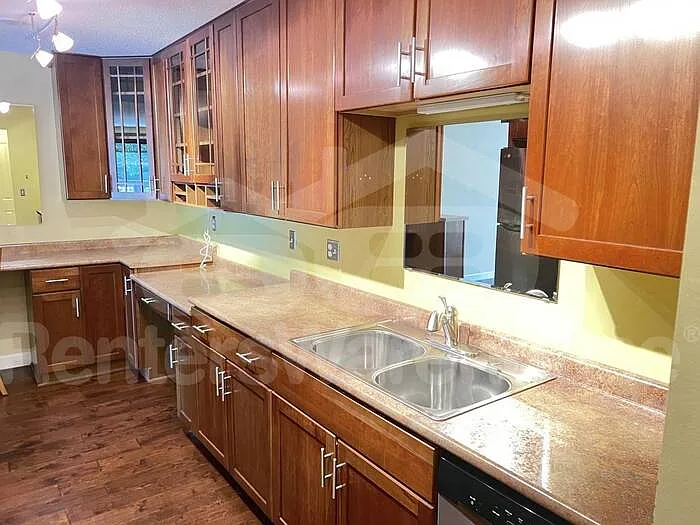 1304 W Medicine Lake Dr #118 — Photo 10