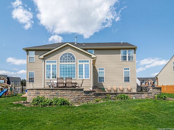 2nd image of 1322 Huntley Cir