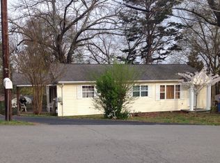 418 Fleetwood Dr, Rossville, GA 30741