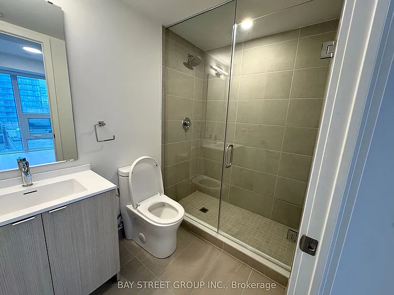 100 Queen St E #1501 — Photo 8