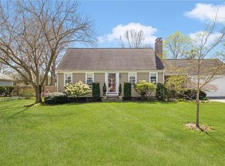7 Laurel Ln, Barrington, RI 02806