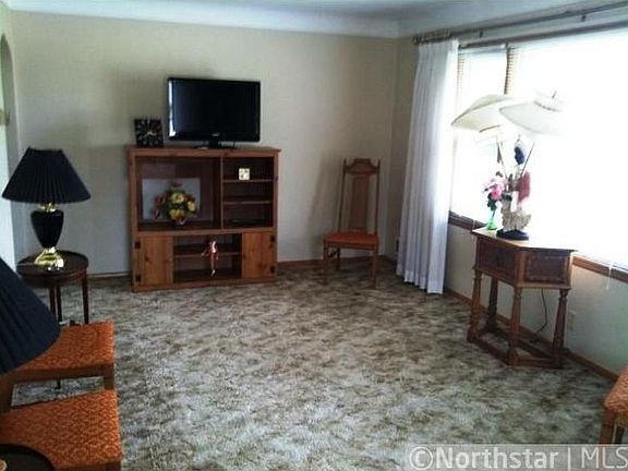 2nd image of 1293 Oakdale Ave