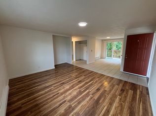 210 Chicago Blvd S APT D, Pacific, WA 98047