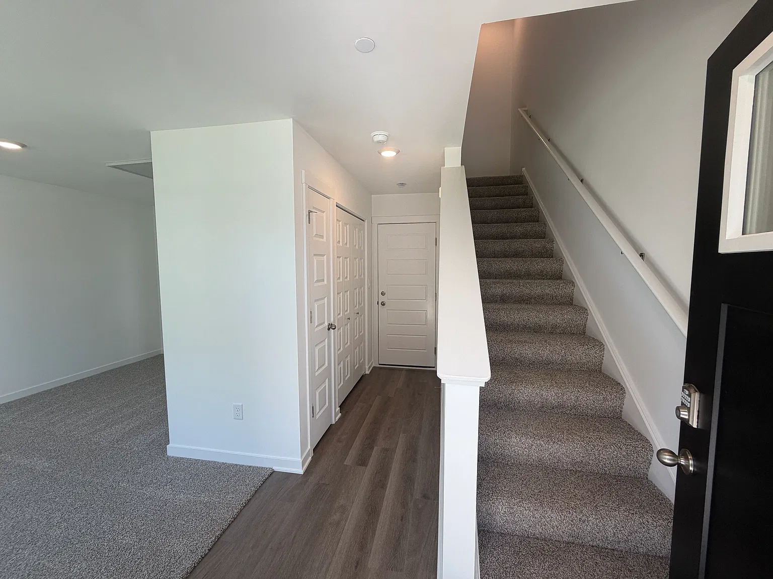 3 bed, 1798 sqft, $3,300 — Photo 2