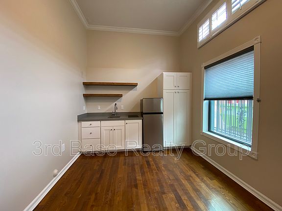 2nd image of 5753 W Glendale Ave #103