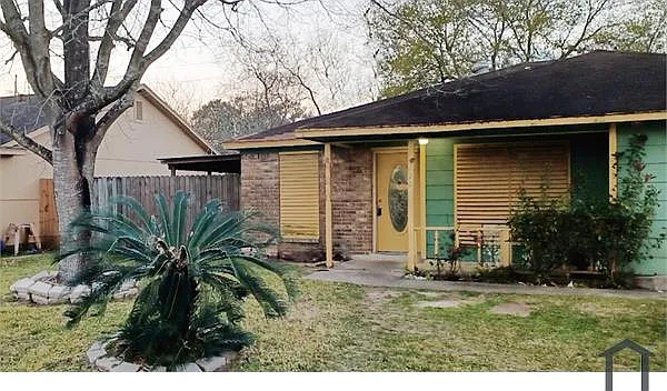 720 Amato St — Photo 1