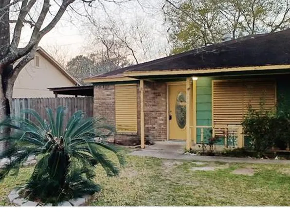 720 Amato St, La Marque, TX 77568