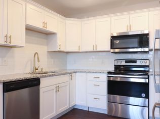 4 Montvale Ave, Woburn, MA 01801