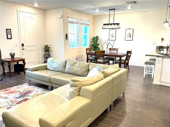 7120 Vernazza Pl, Eastvale, CA 92880