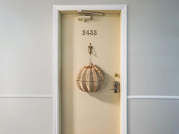 3rd image of 2433 Abbington Dr SE