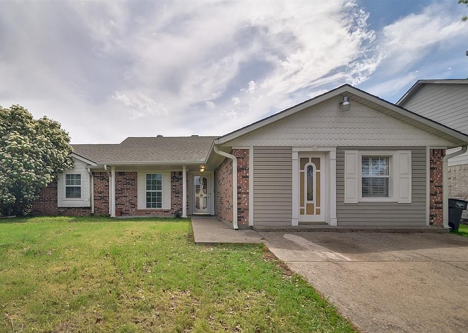 1st image of 4704 Moss Rose Dr