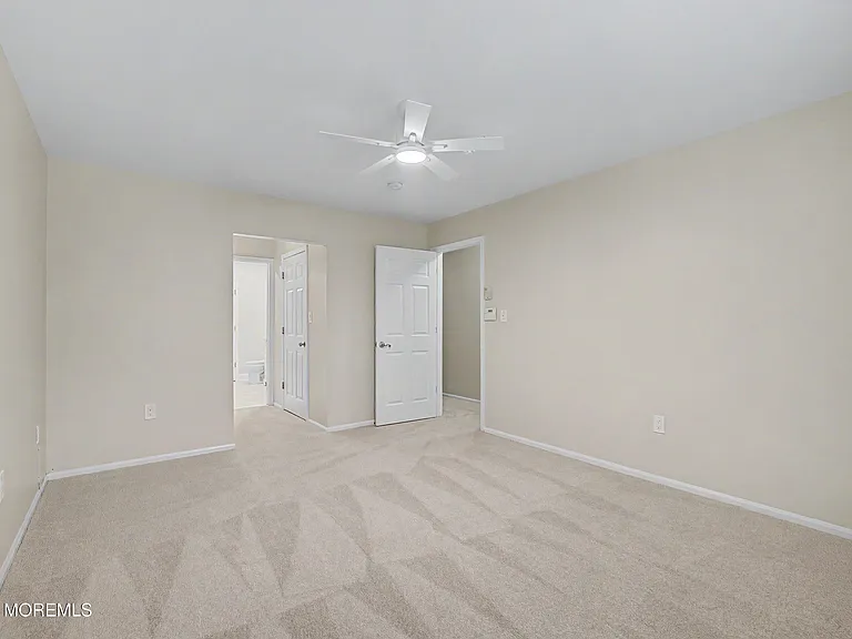 77 Picket Pl — Photo 18