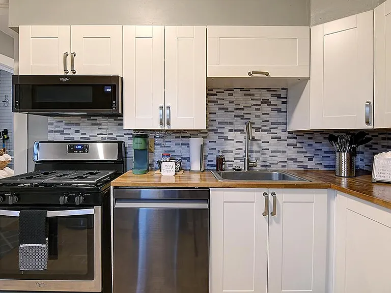 513 Adams St — Photo 13