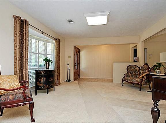 4th image of 4230 Laren Ln