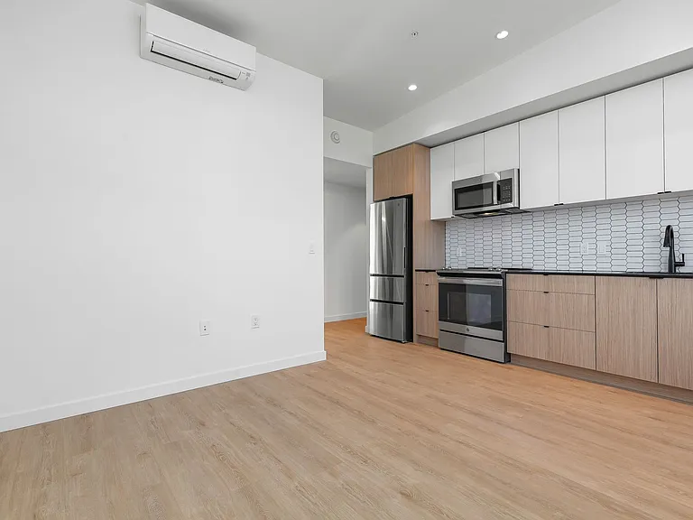 BB House — Photo 25