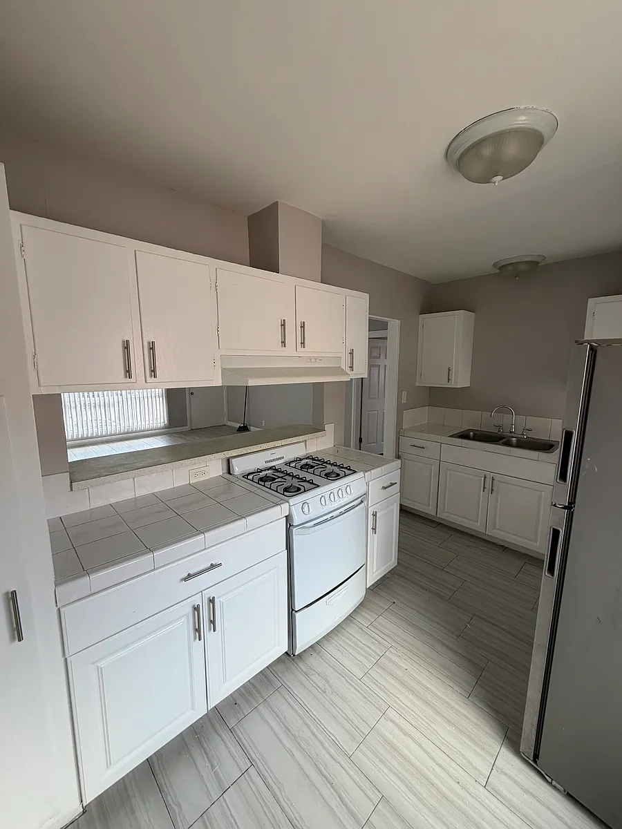 Building Photo - 829 S Taylor Ave #9