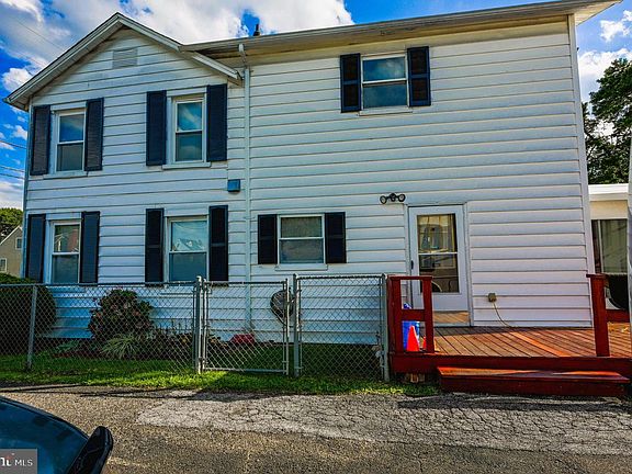 3rd image of 2821 Walters Ln