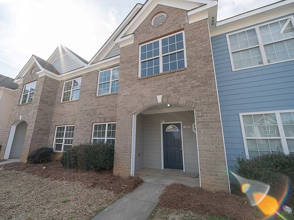 2nd image of 104 Brixton Cir