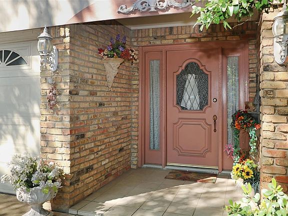 5th image of 3204 Hyde Park Ct