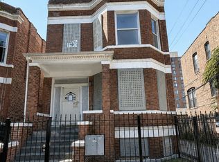 6018 S Eberhart Ave, Chicago, IL 60637