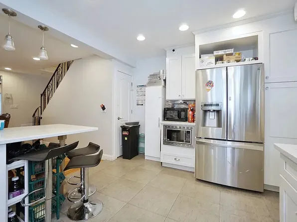 1346 East 65th Street image 8 of 12