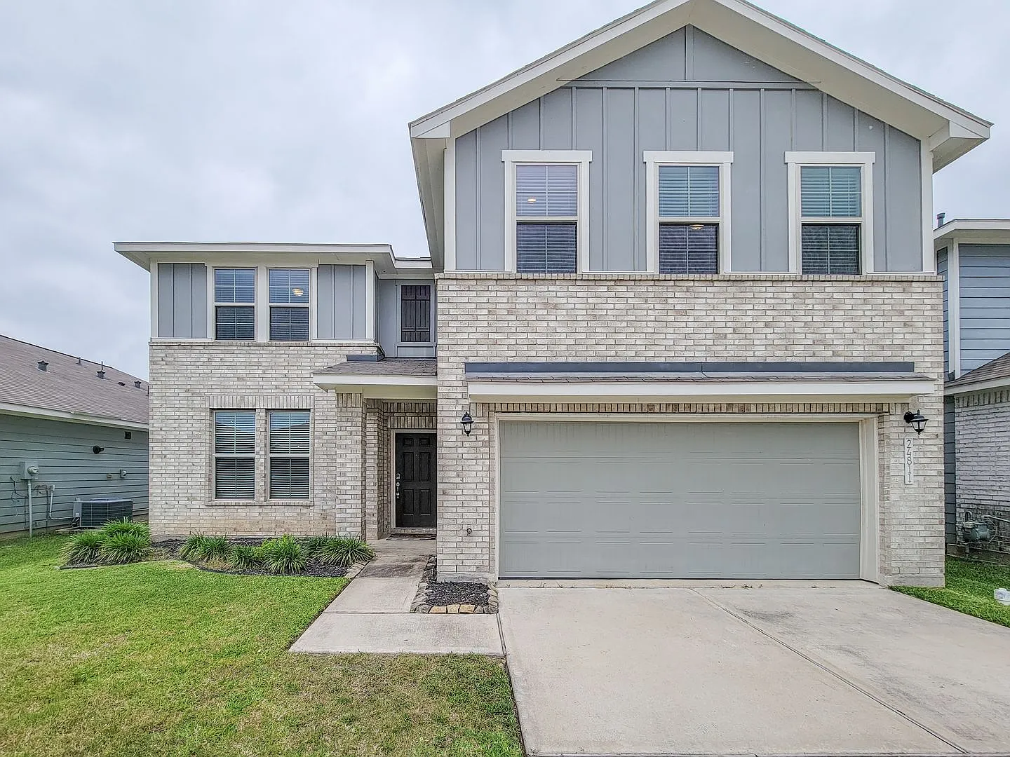 Beautifully updated 5-bedroom, 3.5-bath home located on a quiet cul-de-sac in a desirable Houston... — Photo 1
