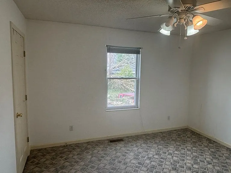 2818 S Villa Dr — Photo 6