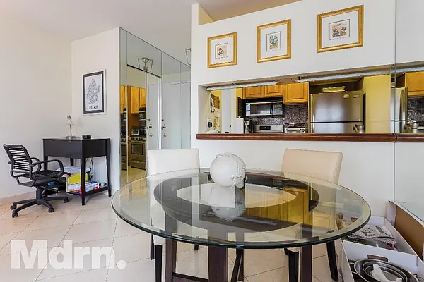 Rented by Mdrn Residential | media 14