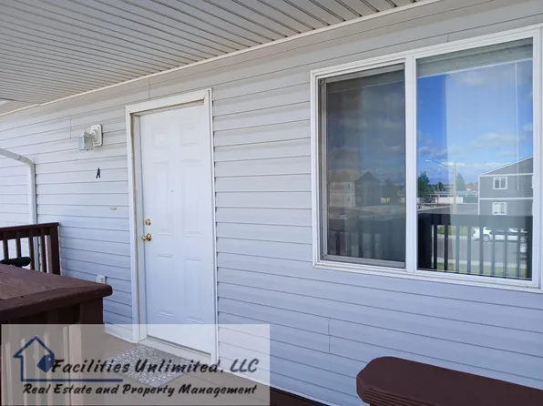 1803 S 10th St, Laramie, WY